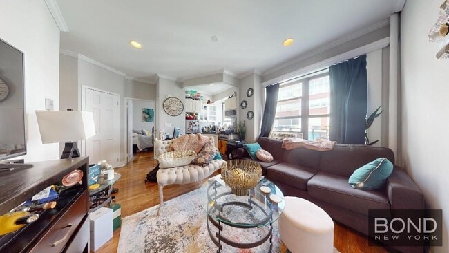 Building Photo - 432 E 13th St Unit 26 Rental