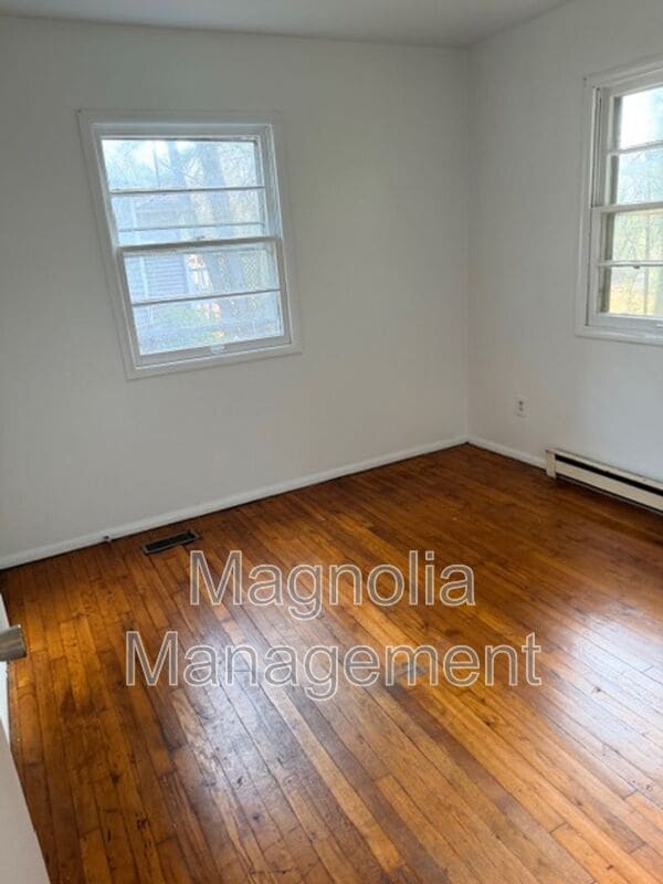 Photo - 820 Arrow St