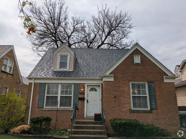 Building Photo - 3BR/2BA in Brookfield – Updated Kitchen, J... Rental