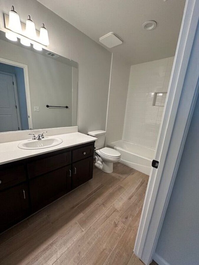Photo - 2404-2404 Oakmont Cir Unit 2398