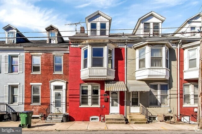 Building Photo - 3-bedroom in York City Rental