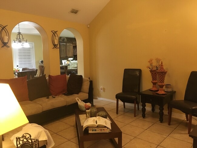 Photo - 1923 Largo St