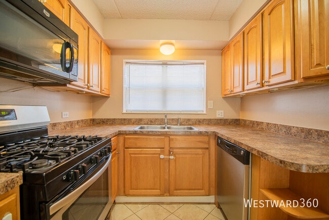 Photo - 6551 W School St Unit 103