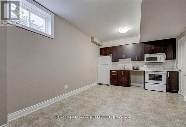 Photo - 90 Grandview Ave