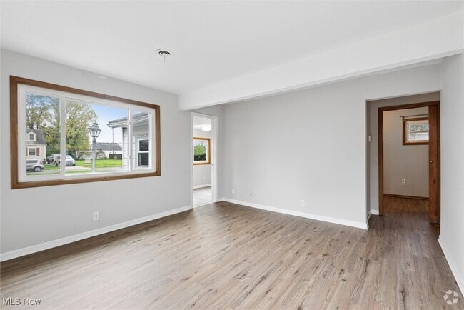 Building Photo - 4411 Kenmore Ave Rental