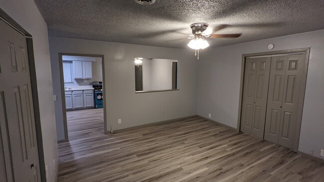 Photo - 402 Hickory St