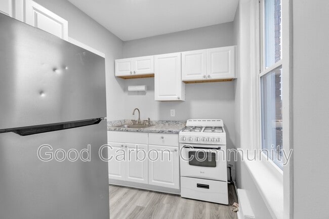 Photo - 131 Allen St Unit 14