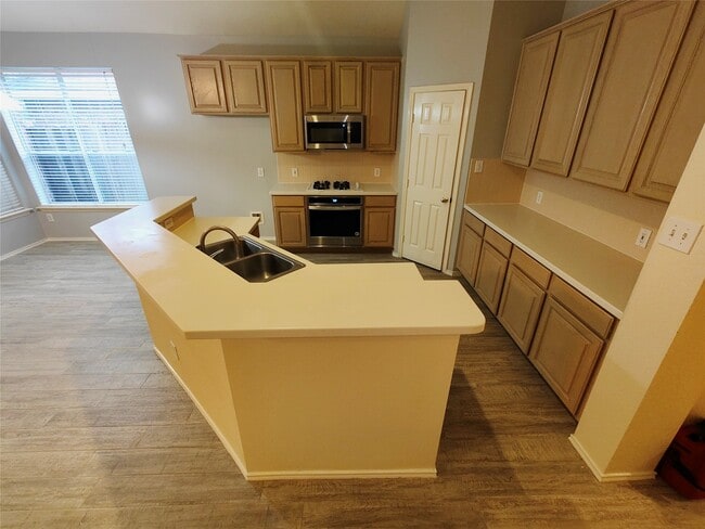 Building Photo - 7127 Bristol Ridge Dr