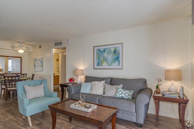 2BR, 2BA - 900SF - Living Room - Willow Creek