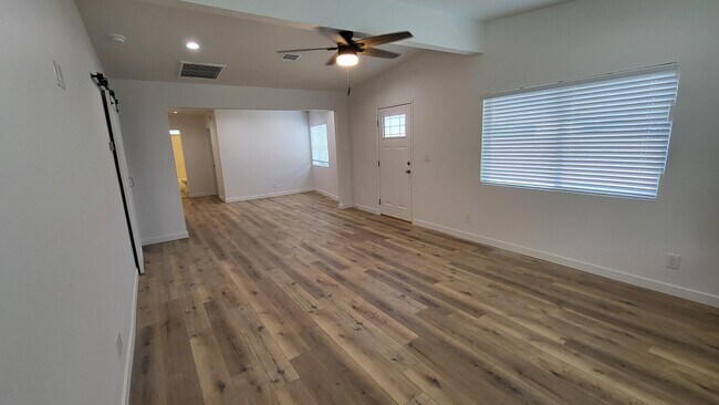 Photo - 1209 W Ave Q 1 Unidad ADU