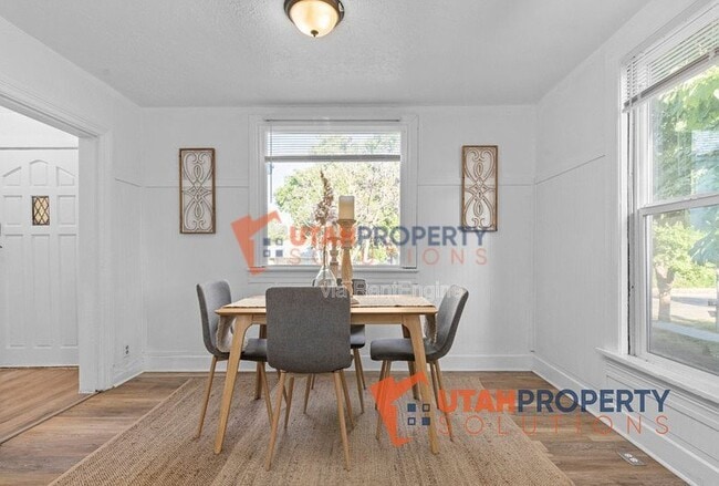 Photo - 2263 S Green St