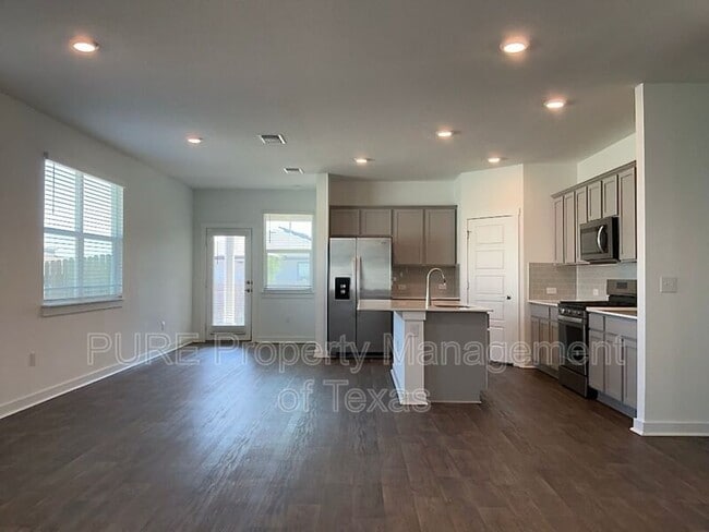 Photo - 3203 Dampier Pass