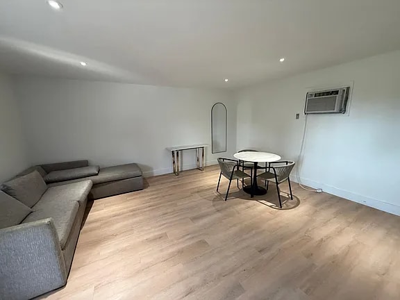 Photo - 4105 Poinsett St Unit 1