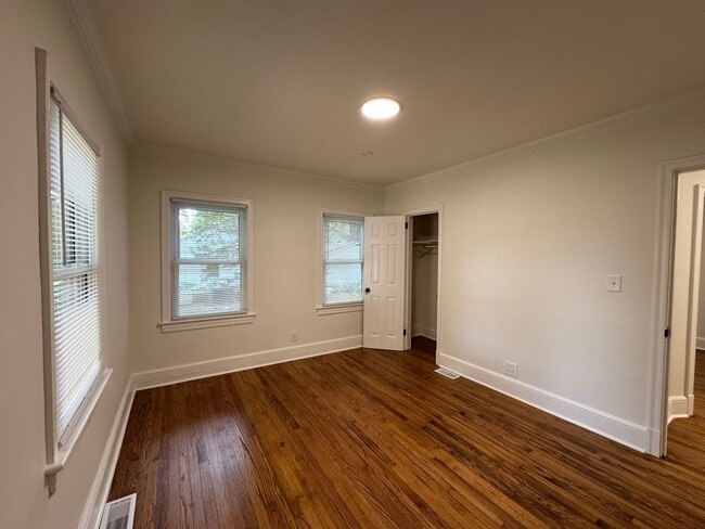 Photo - 2bed/1bath w/ detached garage!