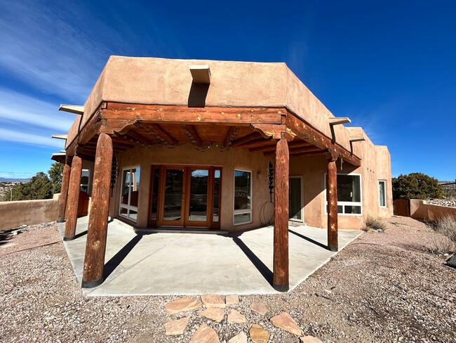 Breathtaking home on Placitas Hill!! - Breathtaking home on Placitas Hill!!