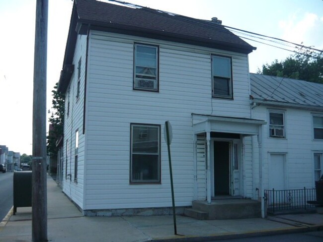 100 N. Penn Street, Shippensburg, PA 17257 - 100 N. Penn Street, Shippensburg, PA 17257 House