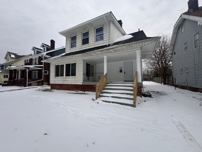 Building Photo - 3445 East Blvd Unit 1