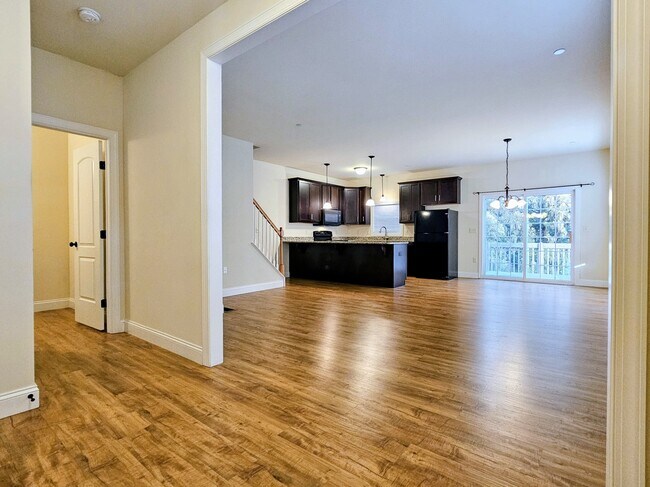 Photo - 361 Cedar Holw