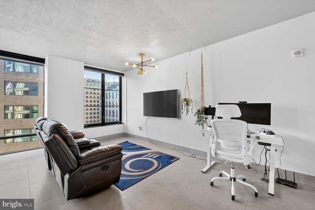 Photo - 1133 14th St NW Unidad 803