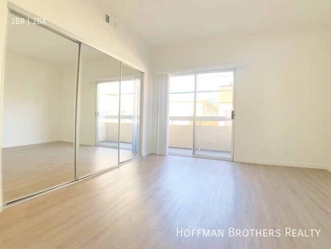 Photo - 11917 Culver Blvd Unidad 301