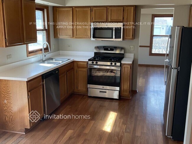 Photo - 1445 Woodscreek Cir