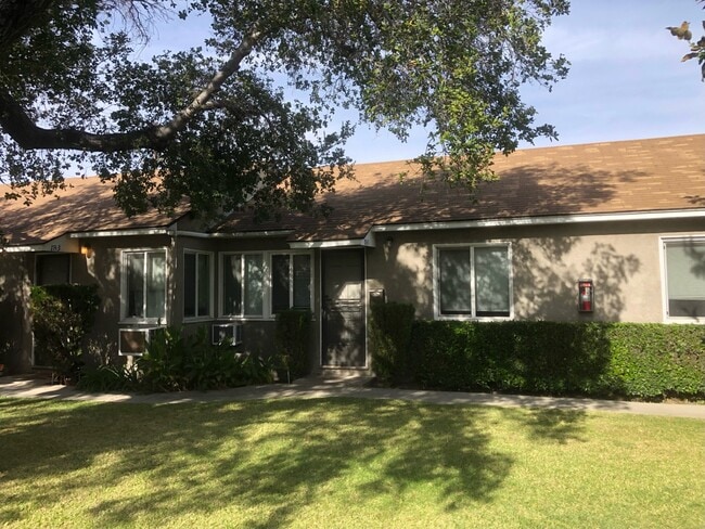 Photo - 1733 N Hollywood Way Unidad 1733