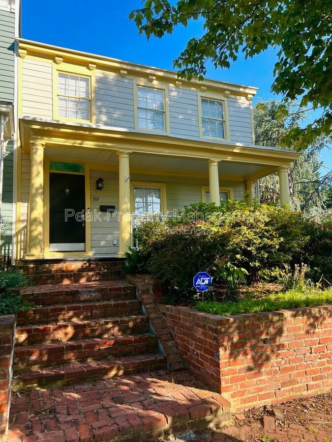 Photo - 307 N 29th St