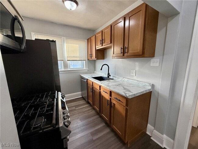 Photo - 810 Thayer St Unit 2