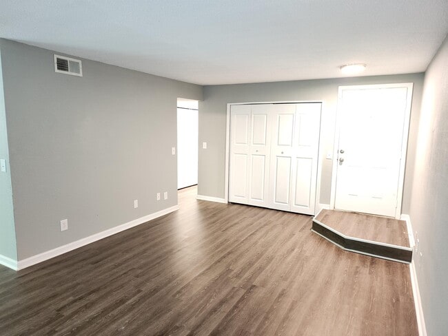233 Seasons Pkwy