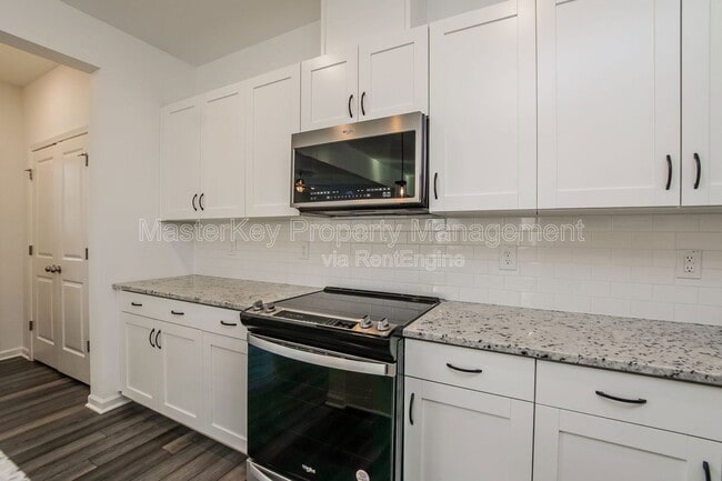 Photo - 124 Royal Star Wy