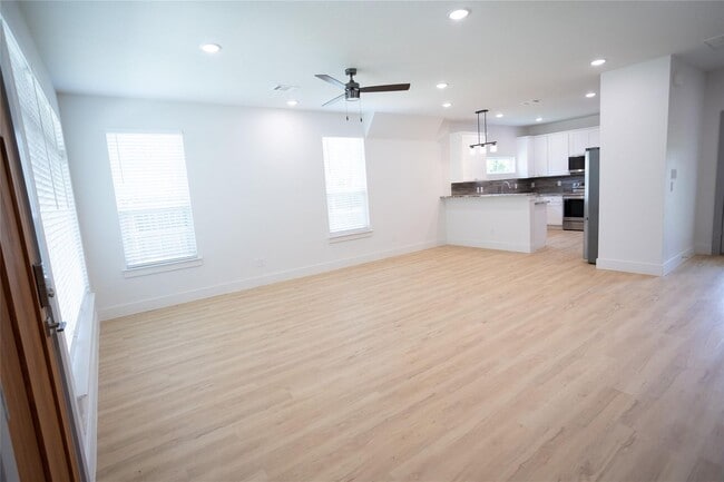 Photo - 3817 Winfield Ave