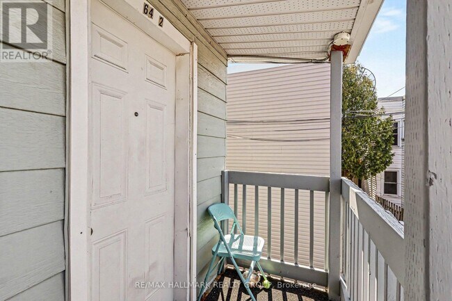 Photo - 64 Cobourg St Unit 2