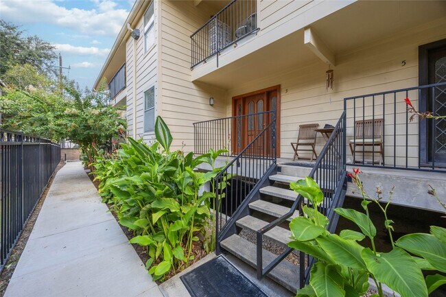 3131 Cummins St Unit 3