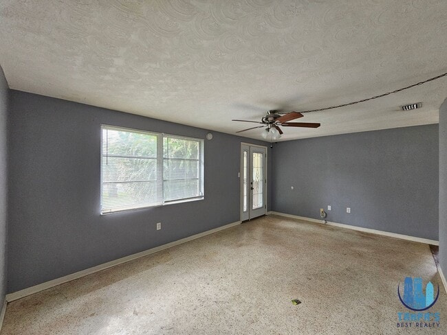 Photo - 1702 Aqua Ln