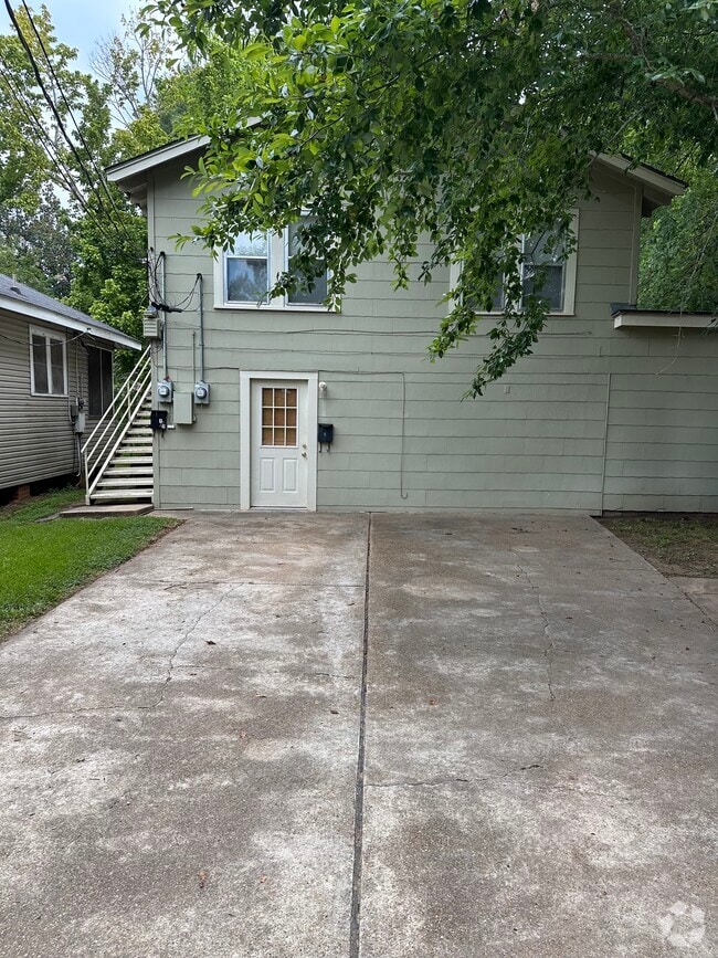 Building Photo - 2414 Vance Ave Unit 2414 B Vance Ave Rental