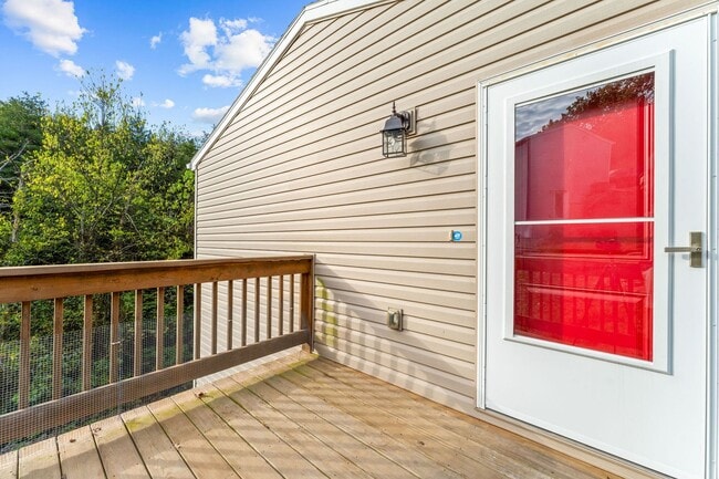 Photo - House for rent close to the Landing