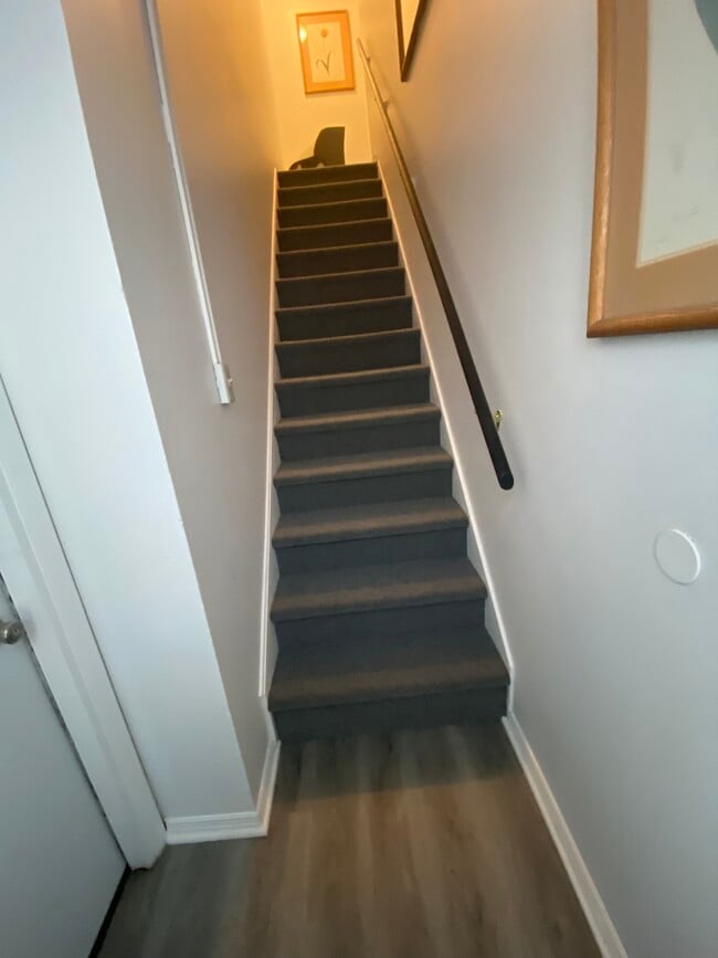 Building Photo - 144 Farnsworth Ave Unit Apt. 1