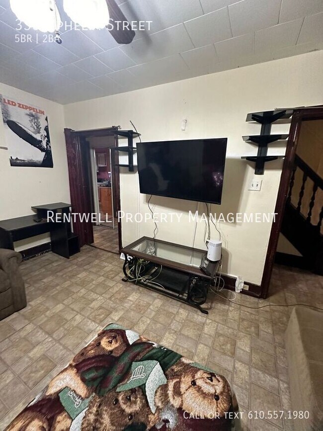 Photo - 330 Ophelia St