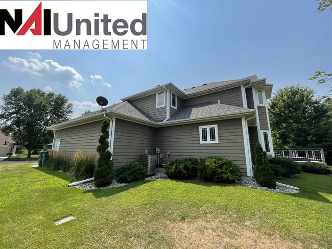 Photo - 6 bedroom, 4 bathroom, 3 car garage home - Available 7/1/2026