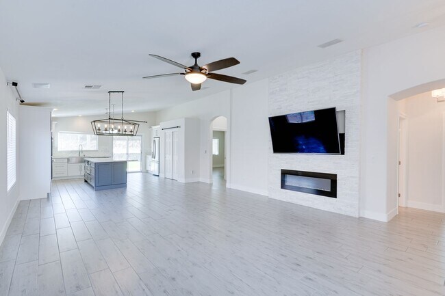 Photo - Comfort and Style in a Secure Gated Community: Stylish 4-Bedroom Single-Story Home