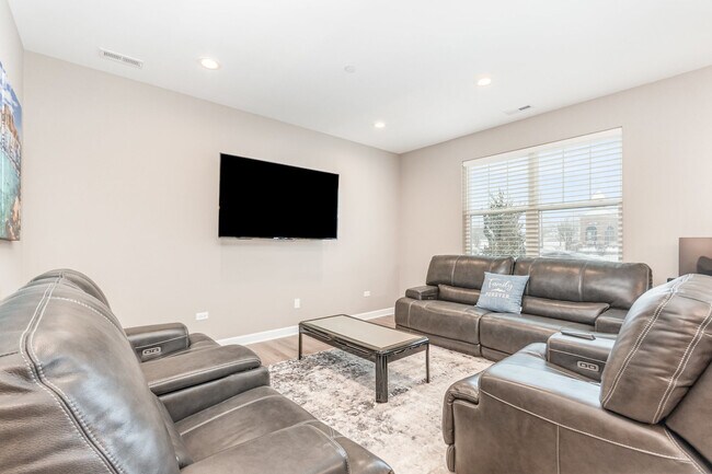 Photo - 253 Masters Dr