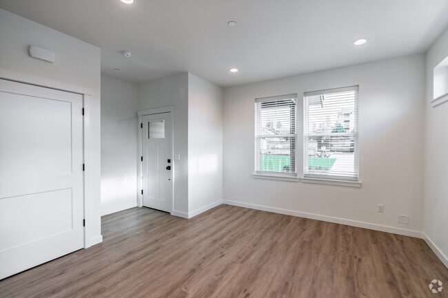 3BR, 2.5BA - 1,553SF - Living Room