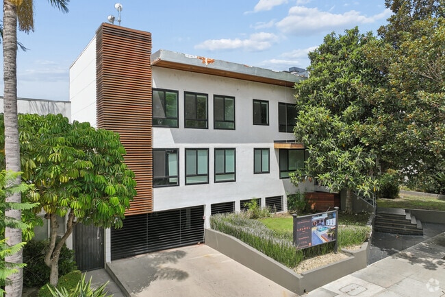 Building Photo - The Laurel