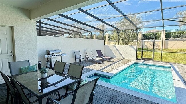 Building Photo - 2414 Dubai St