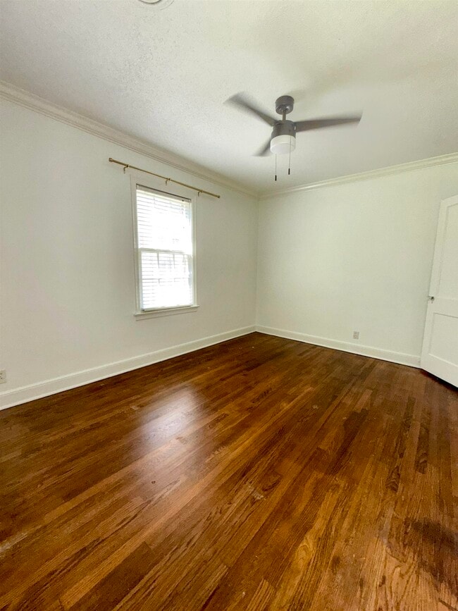 Photo - 716 S Graham St