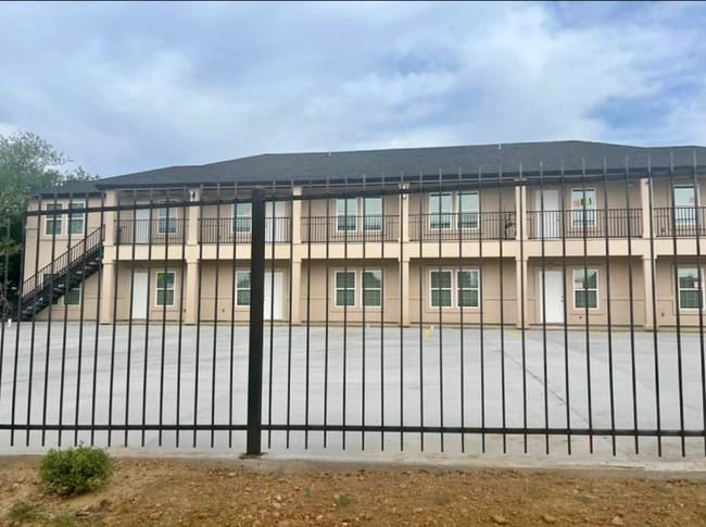 Photo - 2802 Pecan St Unidad 7