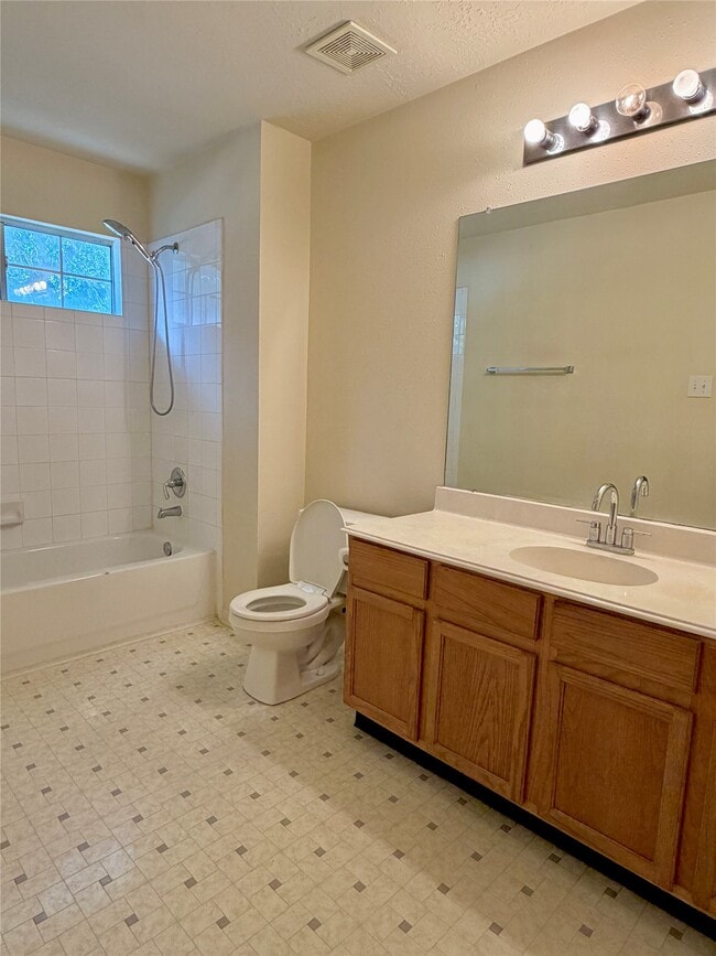 8922 Benning Dr