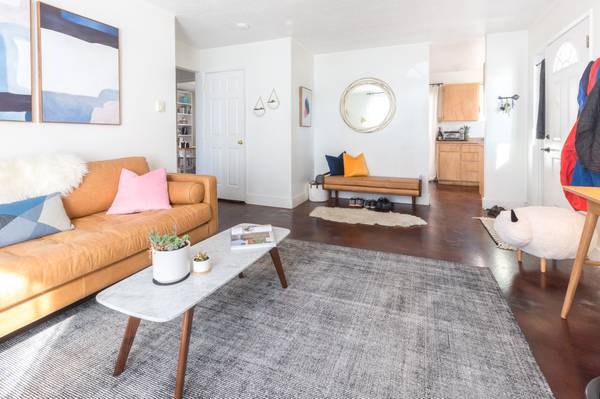 Living room - 114 NW Delaware Ave Apartamentos Unidad B