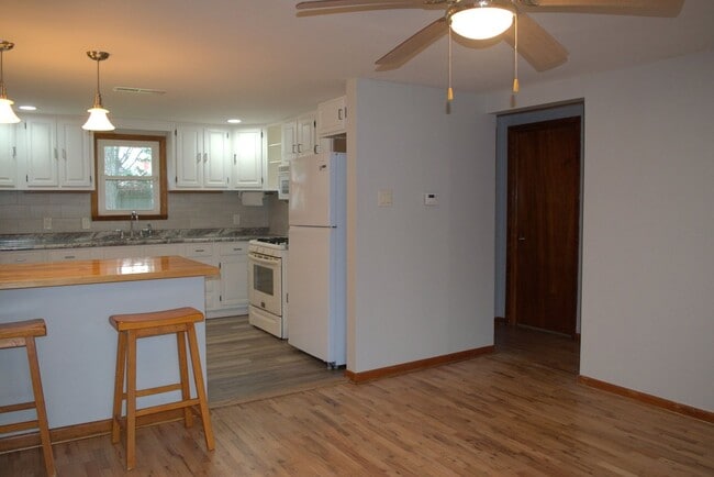 Photo - 416 Victoria Dr