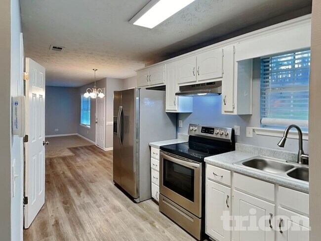 Photo - 803 Freedom Walk